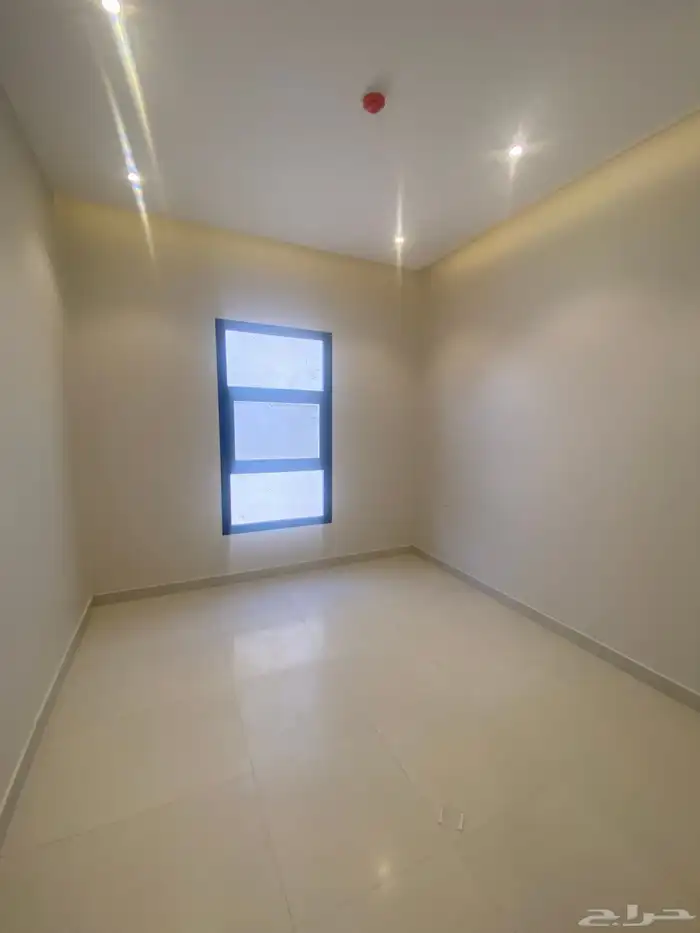 للبيع عماره استثماره بحي الضباط 5