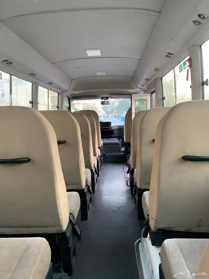 تويوتا باص ركاب كوستر  بنزين 11