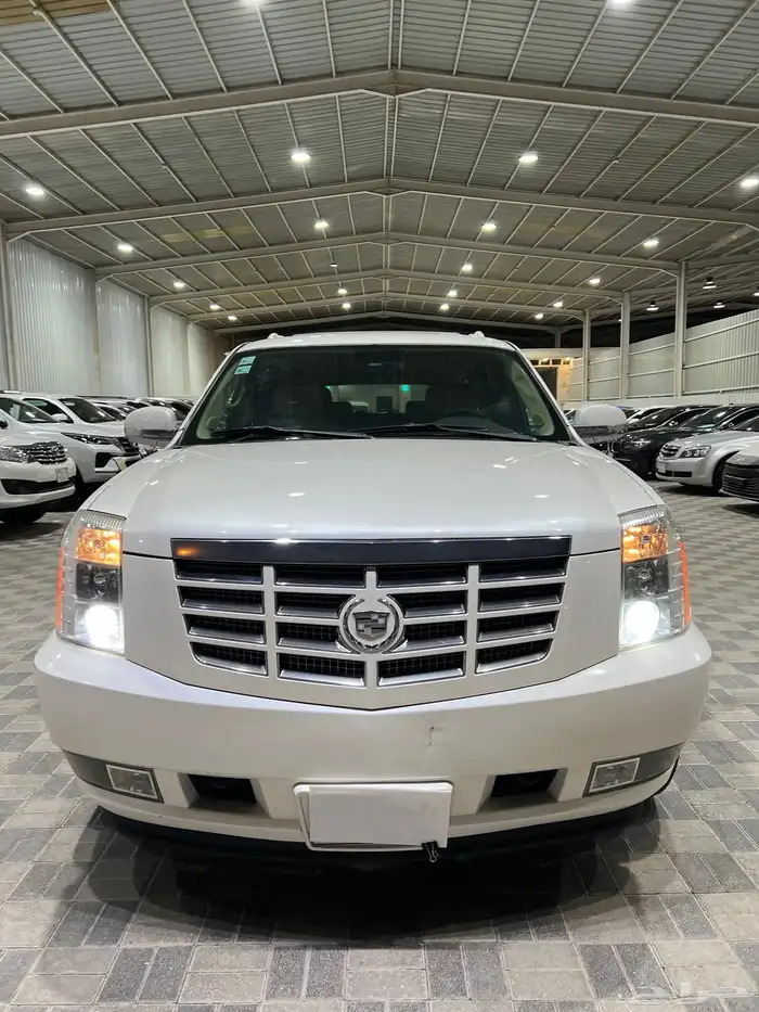 للبيع كاديلاك اسكاليد 2012 نظيف 1