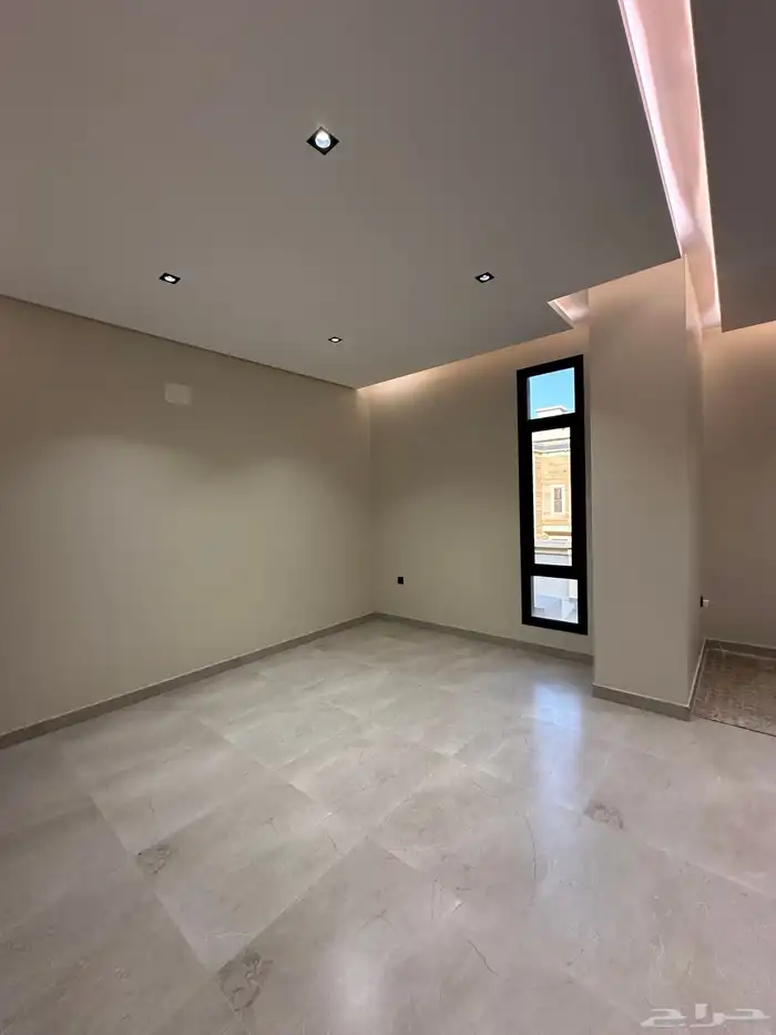 للبيع فيلا مودرن ممتازه قريبه من ممشى الراقى بالخميس 20