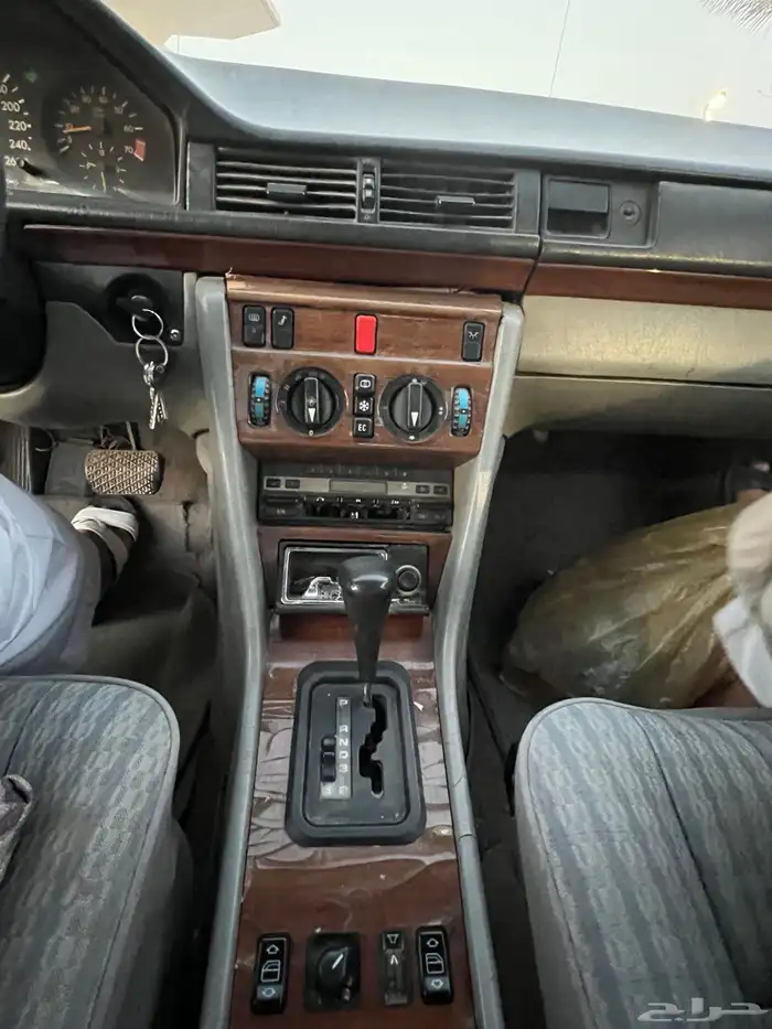 مرسيدس بنز 320E للبيع 17