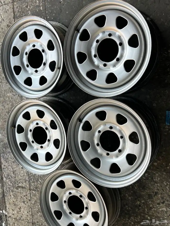 جنوط نيسان فتك مقاس 16 سلق عددها 5 جنوط اصلي وكالة 13