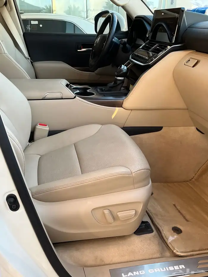 لاندكروزر 2024 رقم L4 19