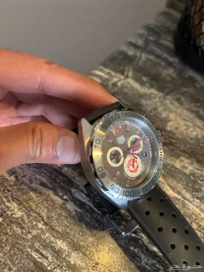 ساعة تاق هيور فورميلا ون اصدار خاص بمانشستر يونايتد 2