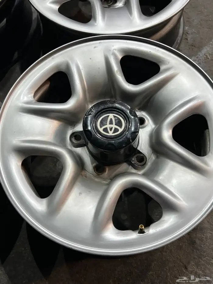 جنوط ديازلا مقاس 17مع أكواب وا صواميل 7 إنش اصلي وكالة 2