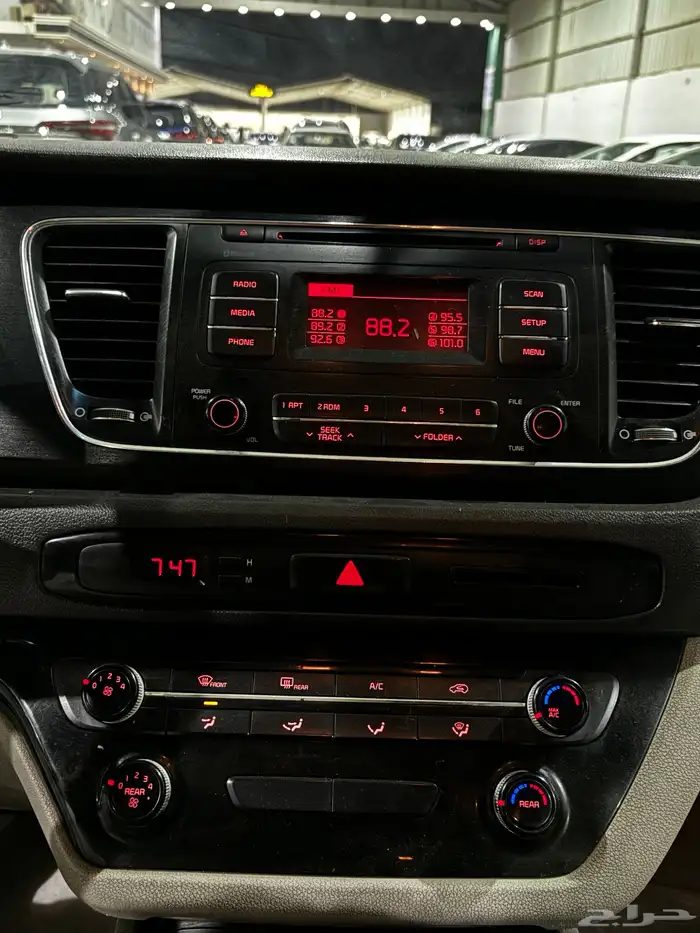 كيا كرنفال 2016 عائليه ثلاث صفوف 19