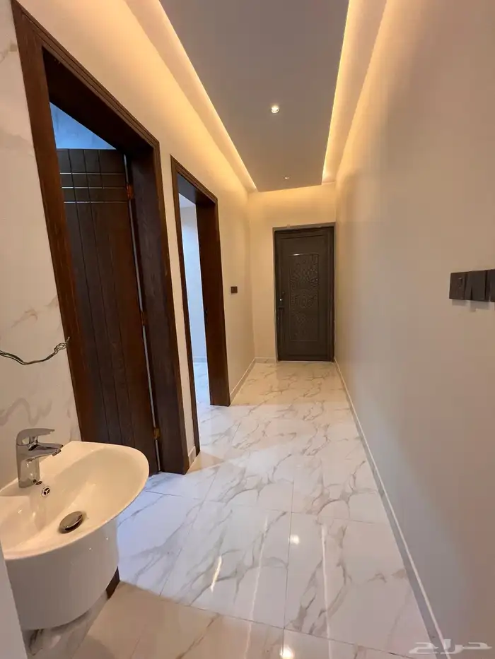 للتمليك روف علوى مع ملحق ببيكة سياره حى النور خميس مشيط 34