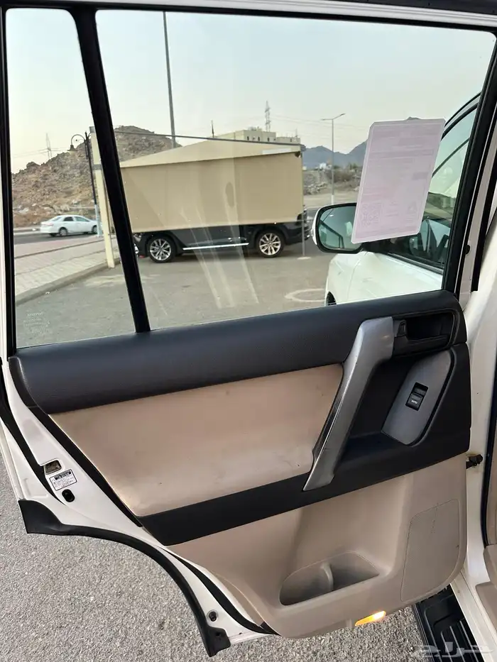 جيب برادو تويوتا TXL 2011 مخزن بحالة الوكالة 39