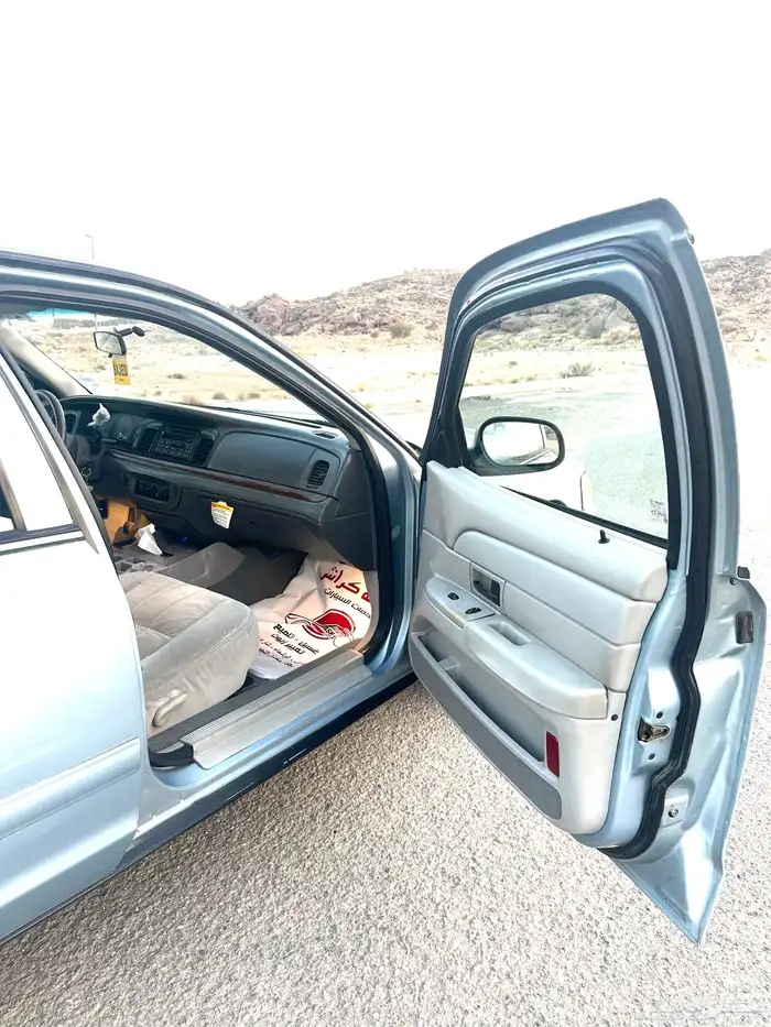 فورد كراون فكتوريا 2004 سعودي على الشرط 42