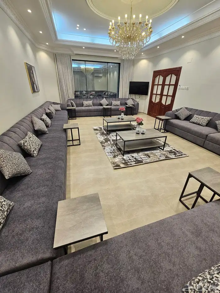 استراحة لاقينا هوم اشجار وزرع ومسبح 4