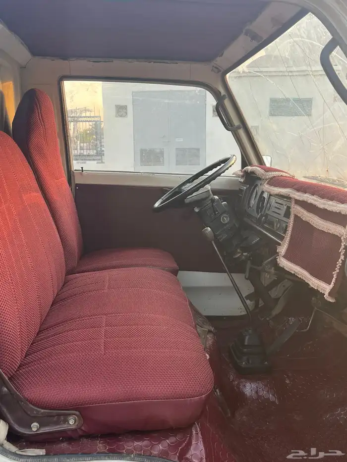 للبيع وايت تويوتا 7