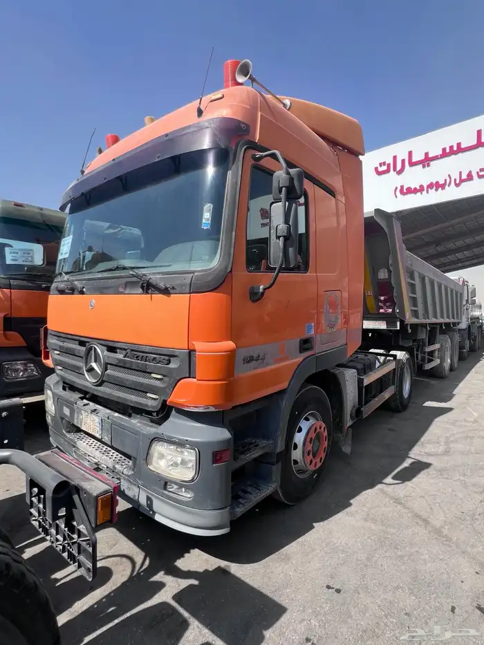 حراج معرض رائد للسيارات والشاحنات كل يوم جمعة 23