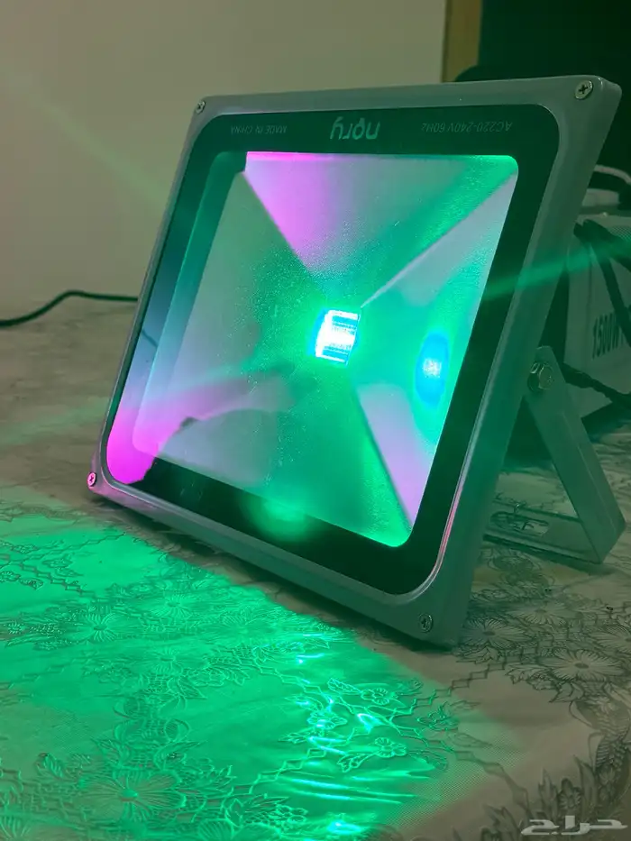 للإيجار اجهزة الضباب وليزر وكشافات 6