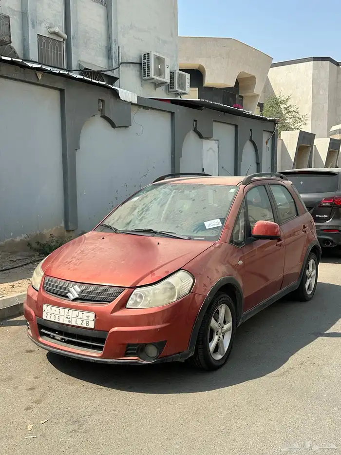 سوزوكي 2009 منفوض بطن كامل تقريبا  يوجد بها عطل في المكينة 0