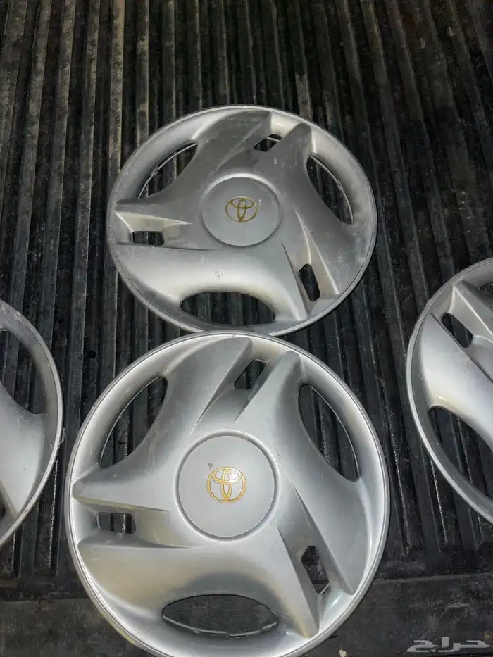 طياس هايلكس موديل 2005 او 2004 4