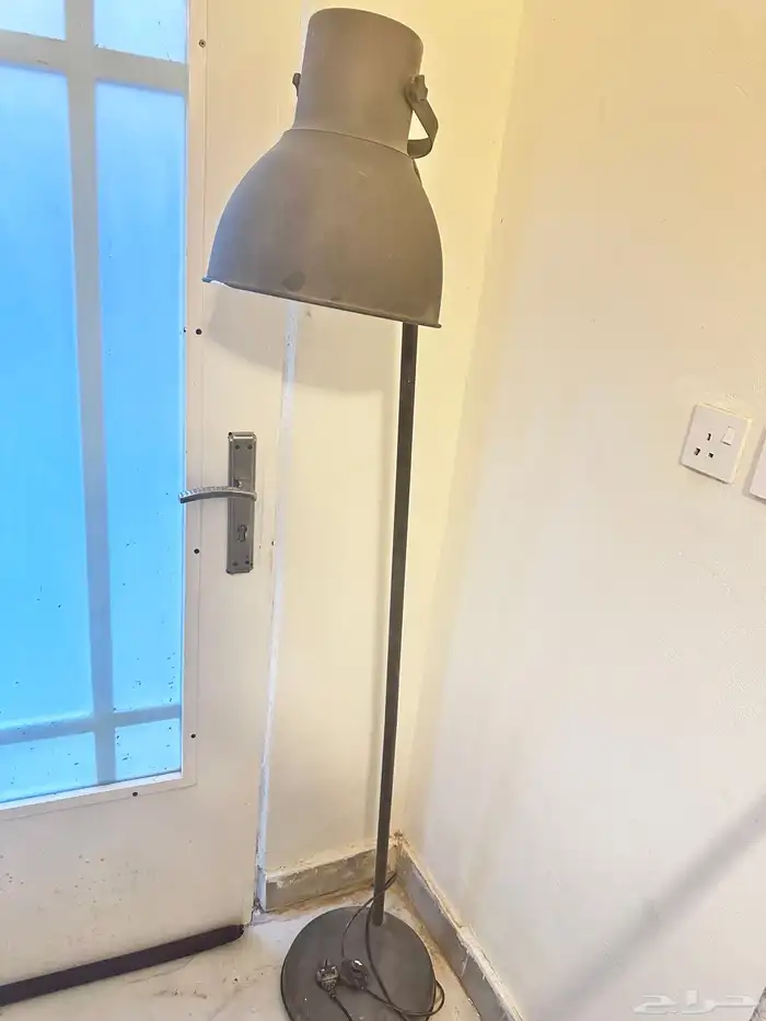 مصباح الكهربائي إلا رضي 200 2