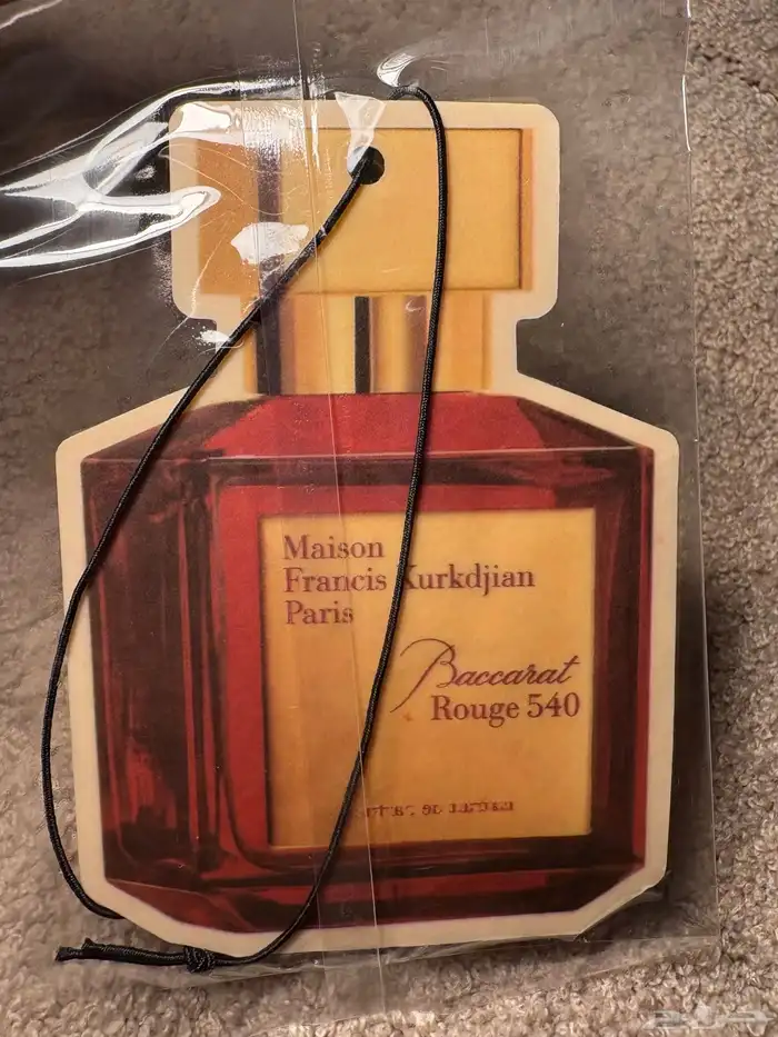 تعليقة سيارة شكل عطر المفضل ( هدية مميزة) 6