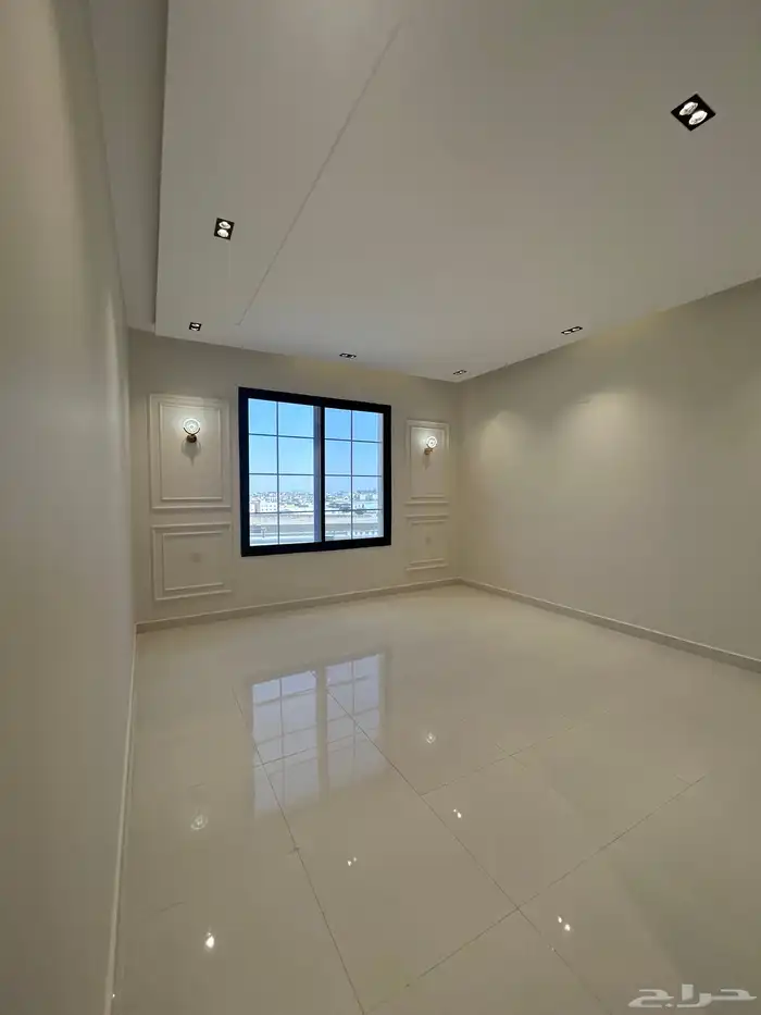 للبيع شقق علوية بسطح خاص بموقع مميز بجوار دوار التحليه 6