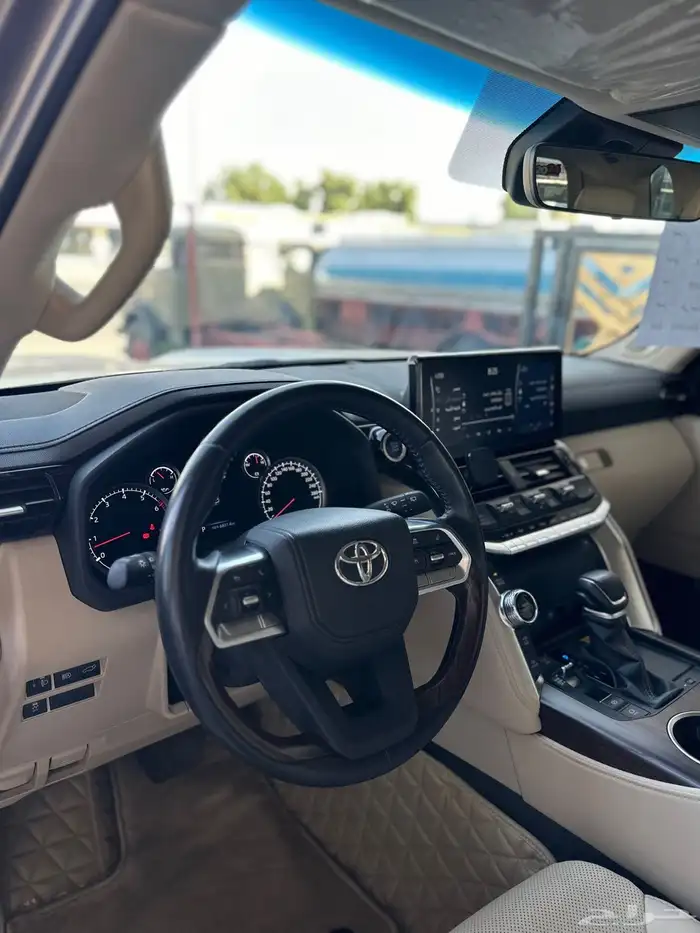 لاند كروزر 2024 23