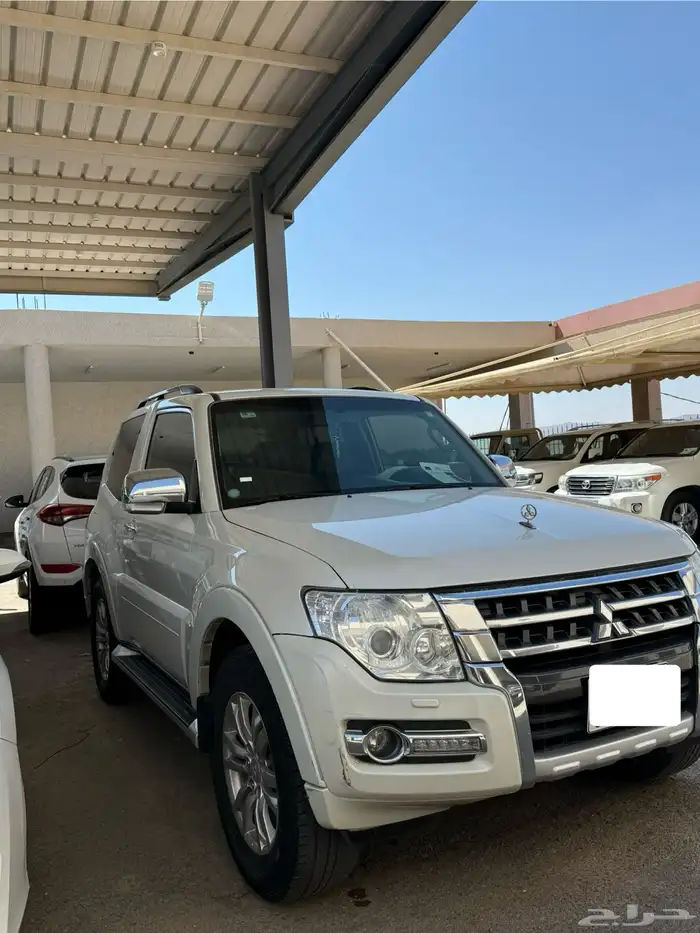 ميتسوبيشي باجيرو ربع 2016 نظيف 3