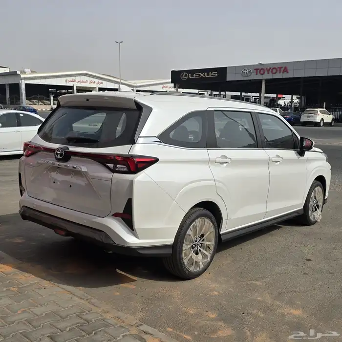 تويوتا فيلوز GLX 2025 اقل سعر بالمملكة 6