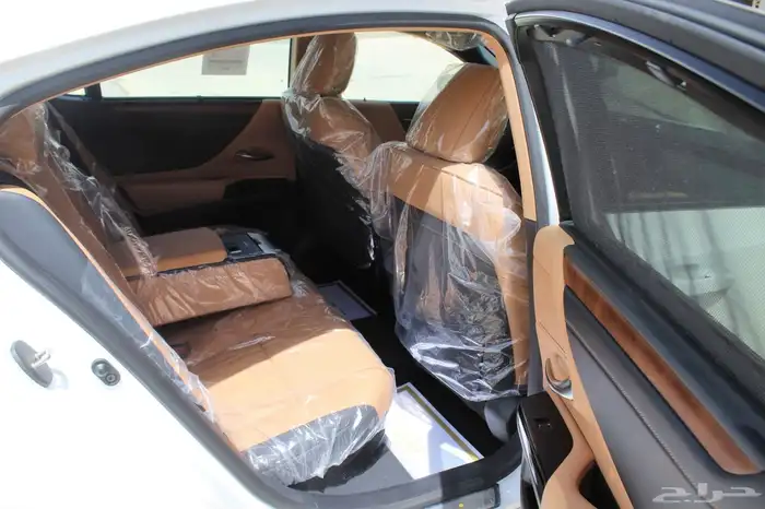 لكزس - ES300 Bh هايبرد - 2025 - نص فل - خليجي 26