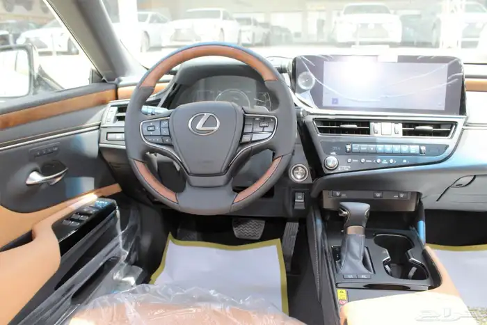 لكزس - ES300 Bh هايبرد - 2025 - نص فل - خليجي 22
