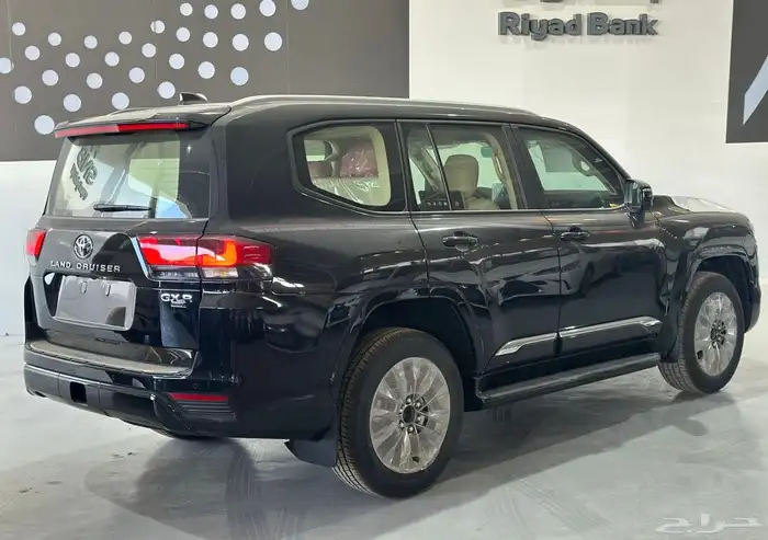 تويوتا لاندكروزر GXR فل كامل 2025 (294900) شامل الضريبة 1