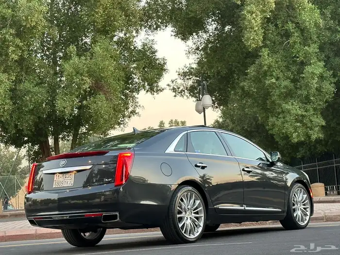 كاديلاك  Vsportبلاتينيوم 42