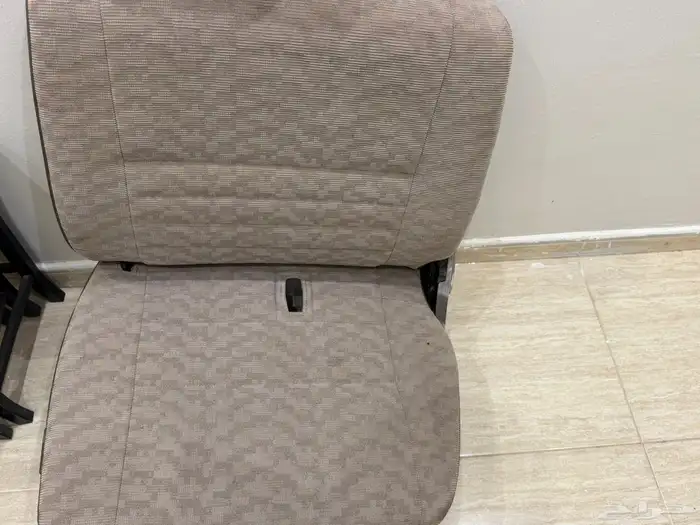 مقعدة راكب لجيب ربع 2006 وتحت وبوليسي 6