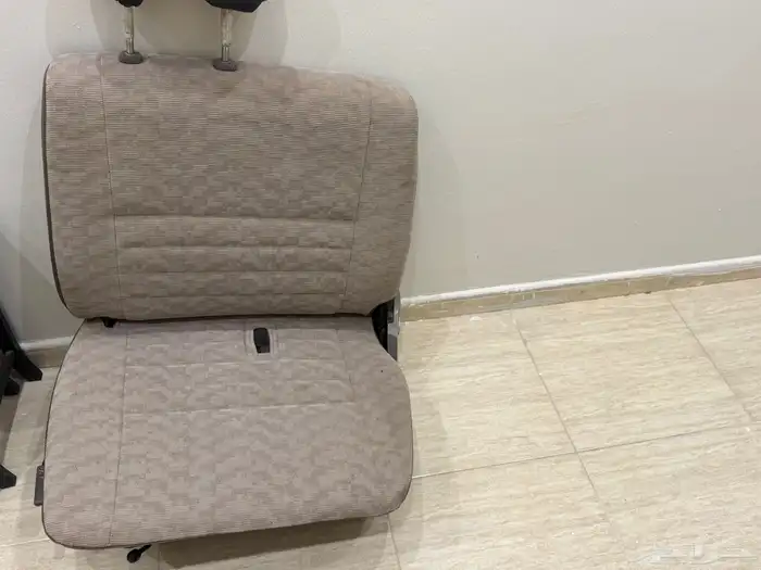 مقعدة راكب لجيب ربع 2006 وتحت وبوليسي 9