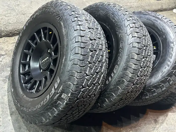 جنوط ميثود 5 مسمار اصلي مع كفرات ربع حجري امريكي مقاس 17جيب 7