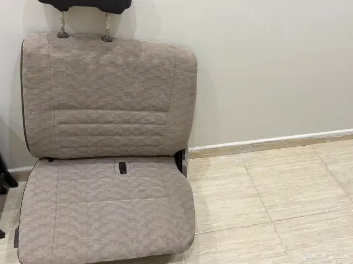 مقعدة راكب لجيب ربع 2006 وتحت وبوليسي 8