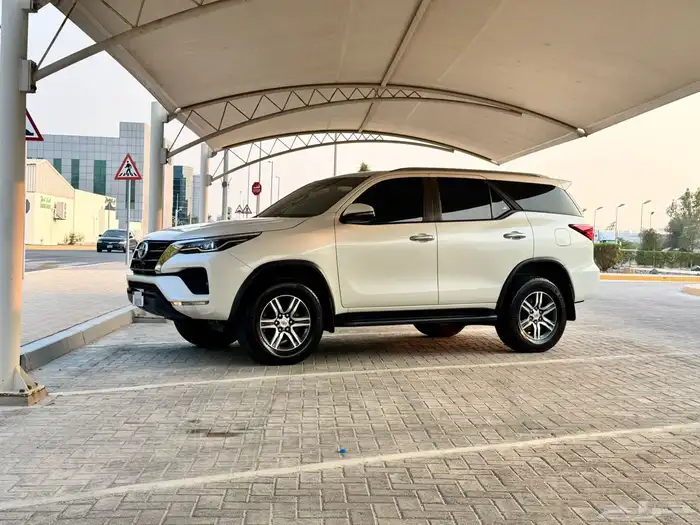 جيب فورتشنر فل كامل نظييف 2021 5