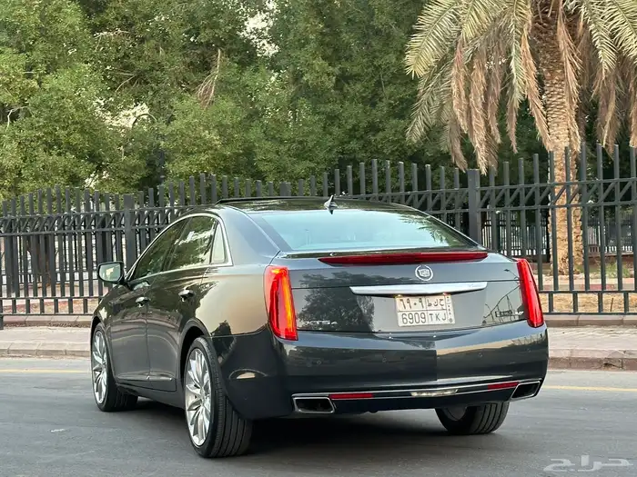 كاديلاك  Vsportبلاتينيوم 44