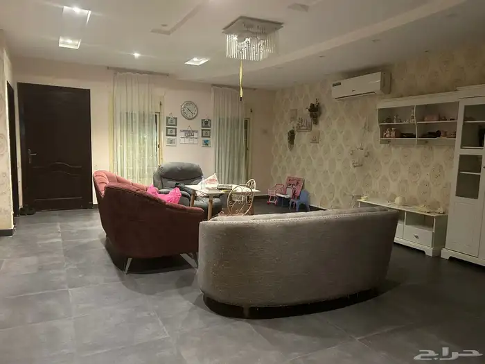 فيلا للبيع حي الوادي 13