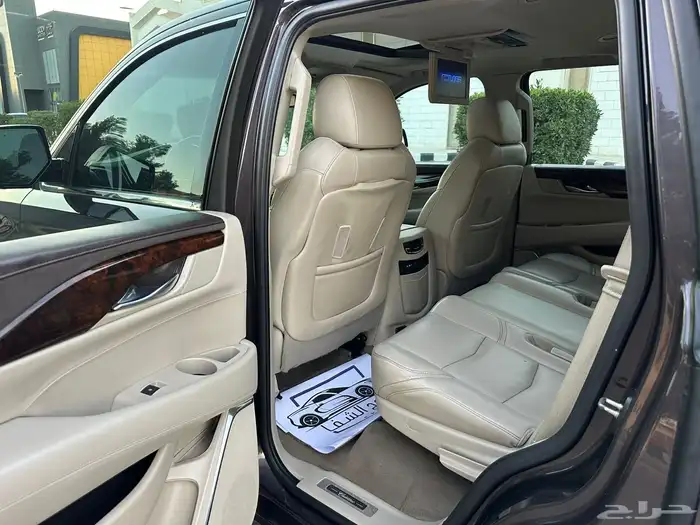 اسكاليد 2015 قصير نظيف 11