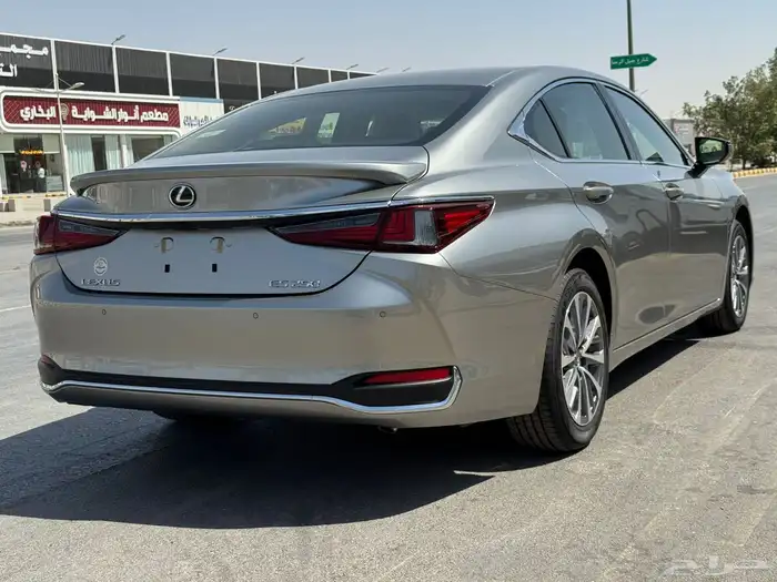 لكزس ES 250. بريمي CA. 2025 بالكاش والاقصاد 3