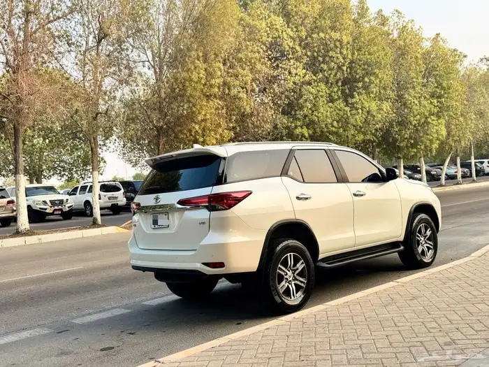 جيب فورتشنر فل كامل نظييف 2021 3