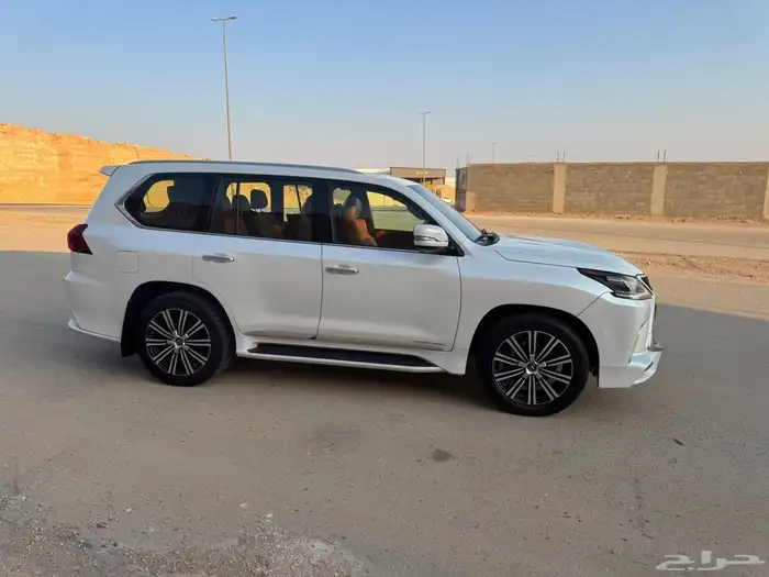 جيب لكزس 2020 4