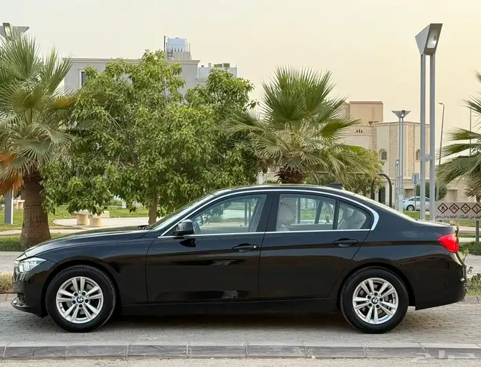 بي ام دبليو 2018 الفئه الثالثه الحد 48 الف 3