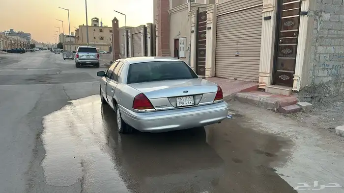 فورد كراون فكتوريا 2