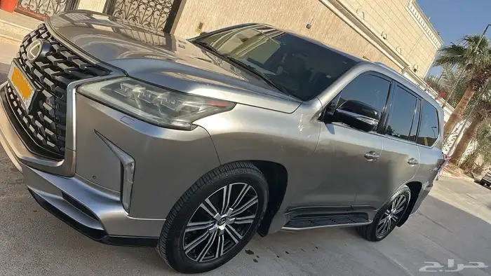 للبيع جيب لكزس LX 2017 مجدد 2021 1