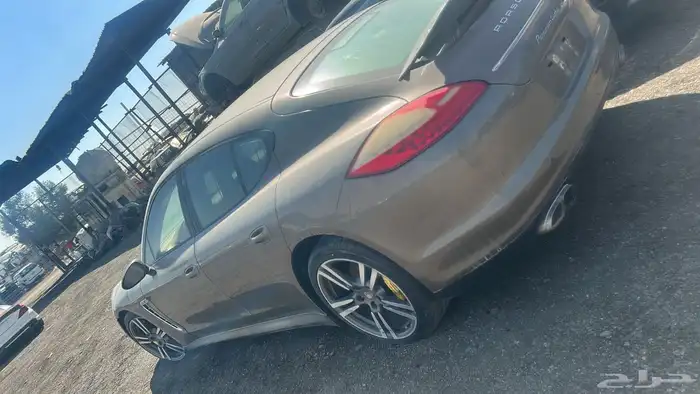 قعط غيار بورش 10