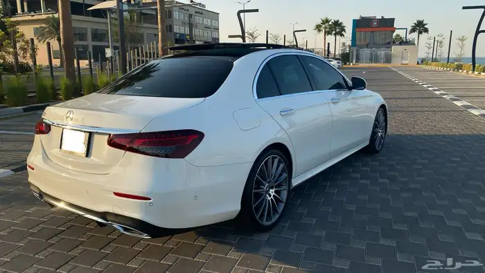 2022 مرسيدس E 300 3
