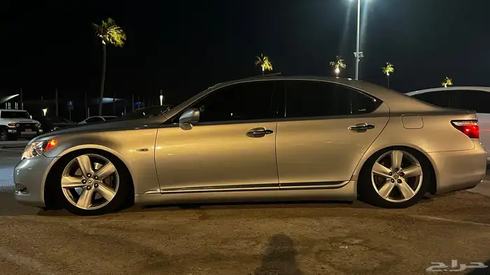لكزس LS460 وارد كوريا لوحات امراتيه 11