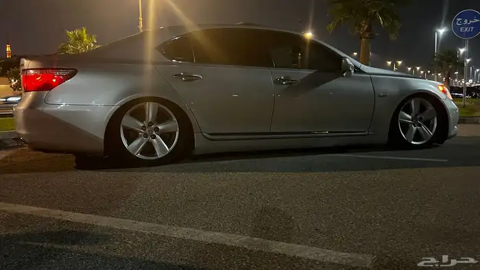 لكزس LS460 وارد كوريا لوحات امراتيه 10