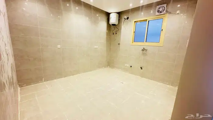 شقه للبيع دور ثاني مدخل مستقل 5 غرف وصاله وسطح كامل 7