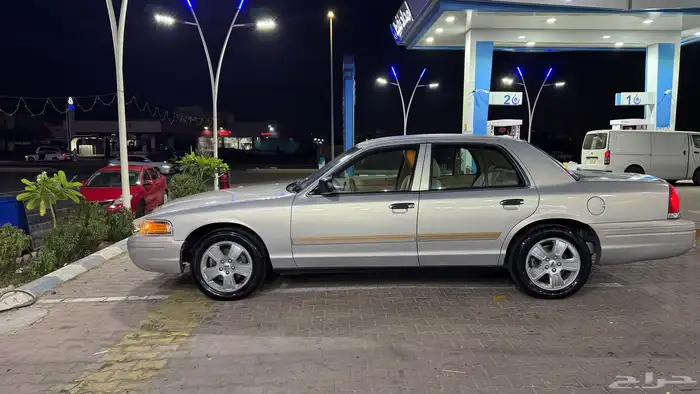 للبيع فورد فكتوريا 2012سعودي نظيف 9