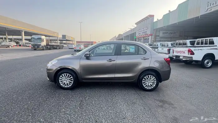 سوزوكي 2023 ديزاير استندر بنزين 3